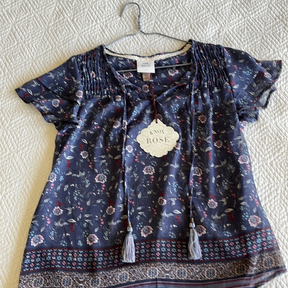 SOLD!!! NWT Knox Rose Sheer Blouse size XS (fits more like a S)